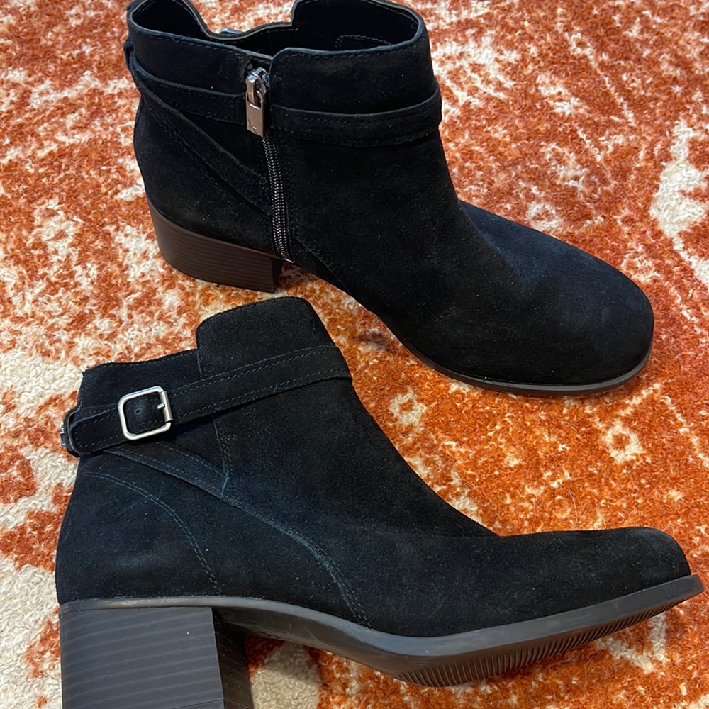 koolaburra by ugg black bootie, size 10